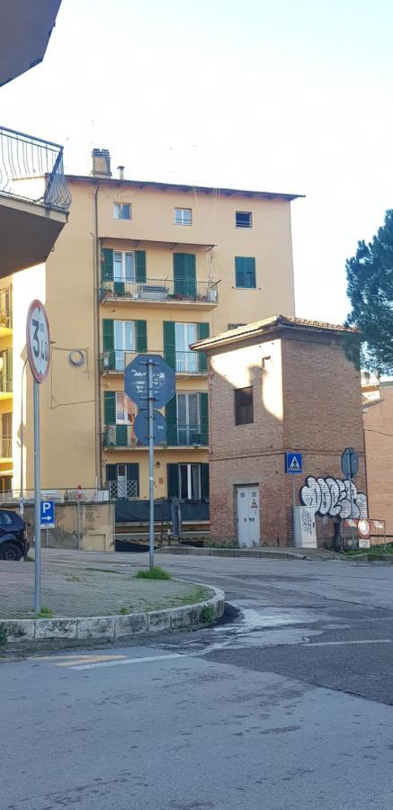 Vicino Di Centro E Universita Stanza Con Balcone Perugia Exteriör bild